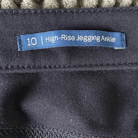 TALBOTS - Navy - size 10 - very stretchy - fits tts waist band is stretchy - Picture 5 of 6